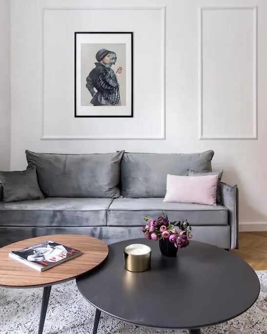 Apartment Glamorous Studio With High Ceiling Near Metro Warsaw